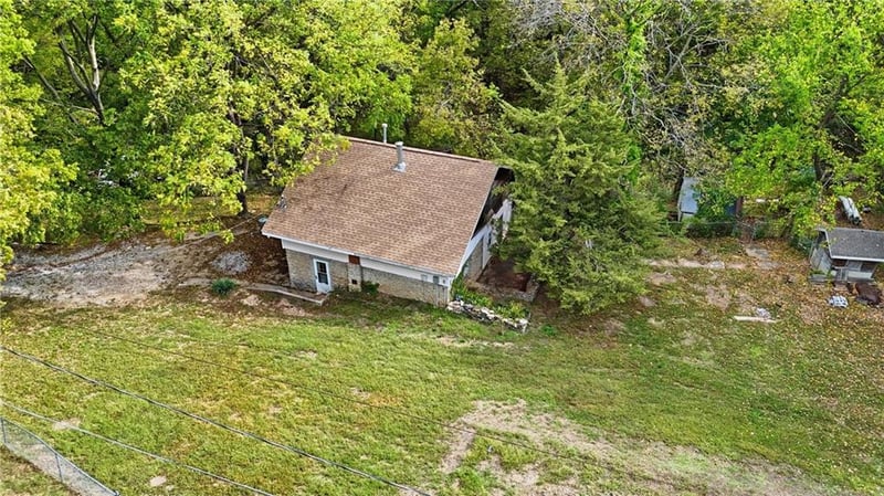 5417 NW Hillside Rd, Kansas City, MO 64151