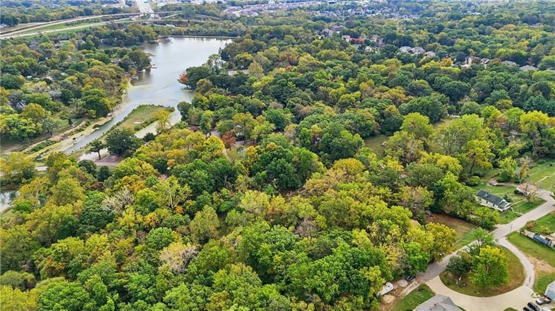 5417 NW Hillside Rd, Kansas City, MO 64151