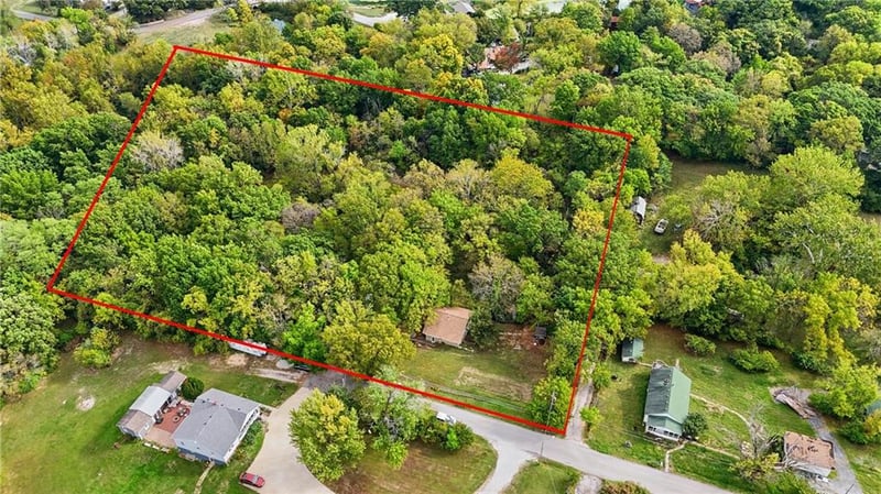 5417 NW Hillside Rd, Kansas City, MO 64151