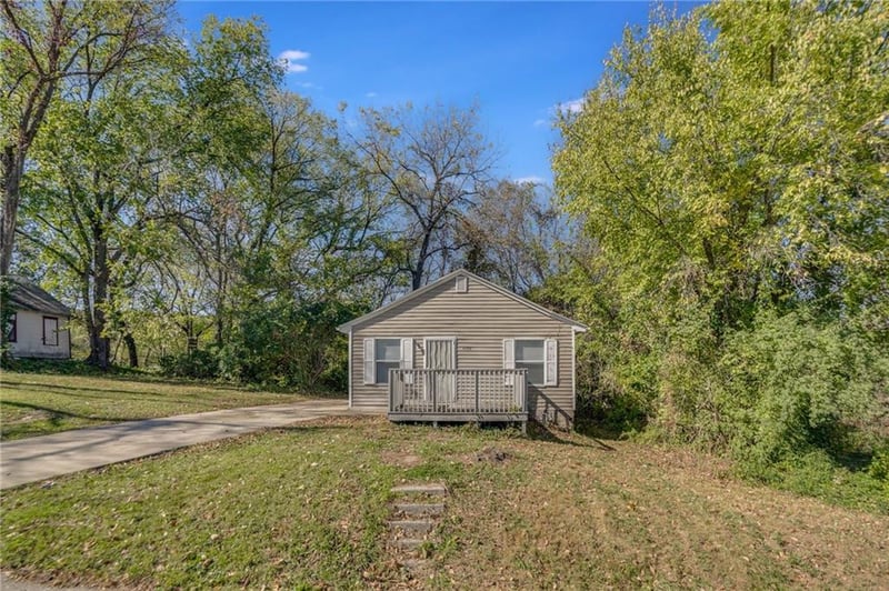 4132 Spruce Ave, Kansas City, MO 64130