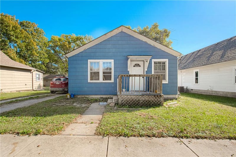 305 Walnut St, Wellsville, KS 66092