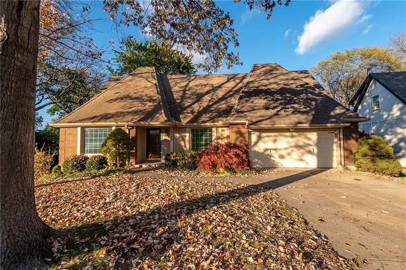 8280 117th St, Overland Park, KS 66210