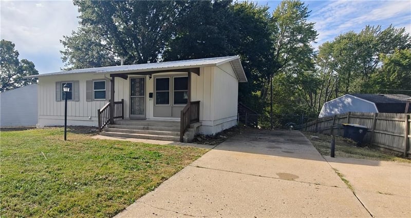 9218 Mckinley St, Kansas City, MO 64138