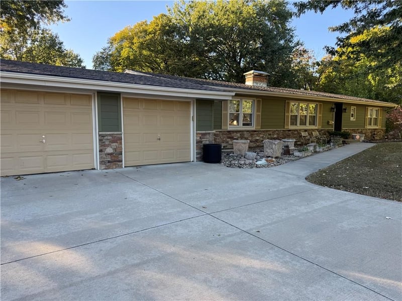 314 Walnut St, Lee's Summit, MO 64063