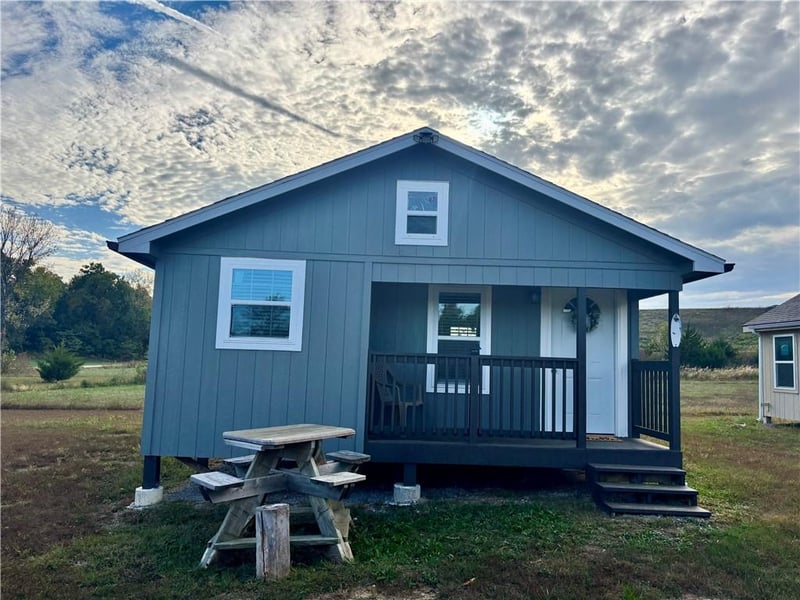 10 Lucky 1 Cir, Mound City, KS 66056