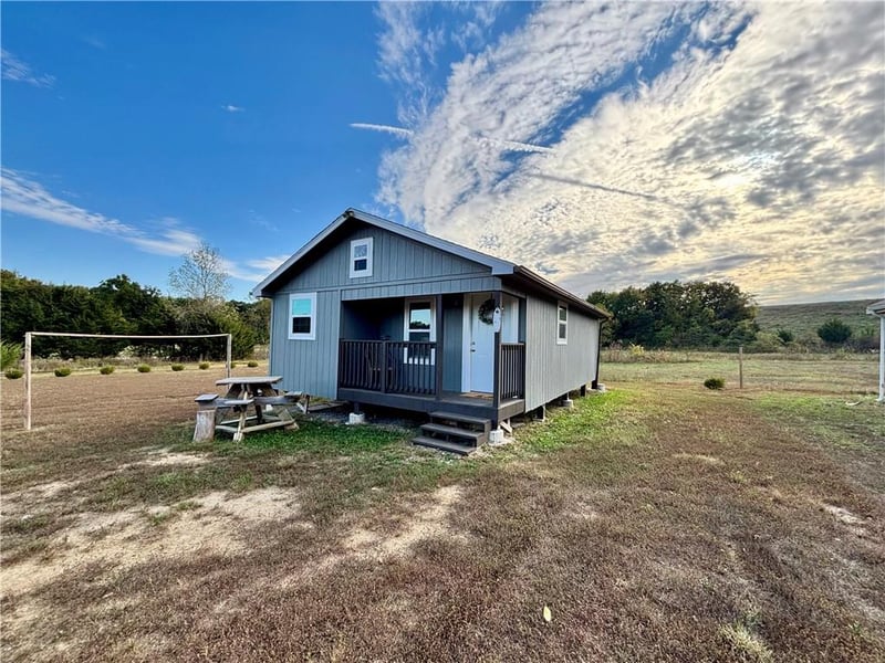 10 Lucky 1 Cir, Mound City, KS 66056