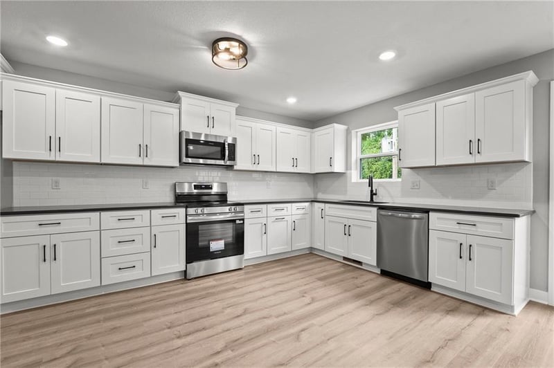 11226 Oak Trafficway, Kansas City, MO 64155