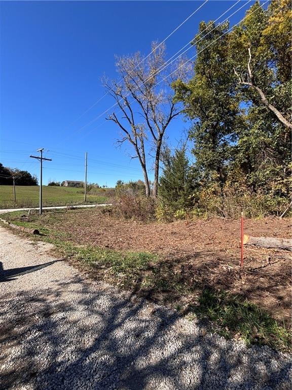8990 Lake Dr, Lathrop, MO 64465