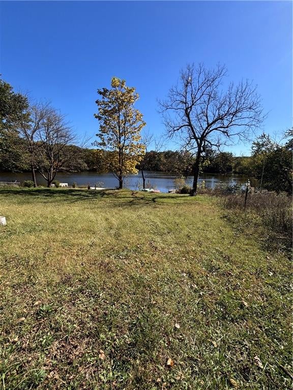 8990 Lake Dr, Lathrop, MO 64465