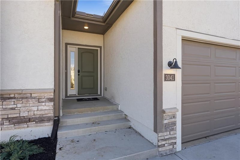 3041 95th Ter, Kansas City, MO 64154