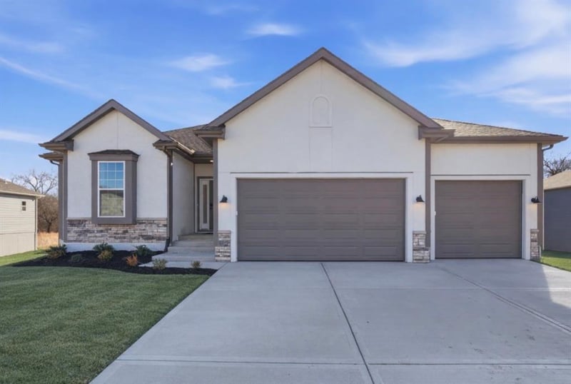 3041 95th Ter, Kansas City, MO 64154