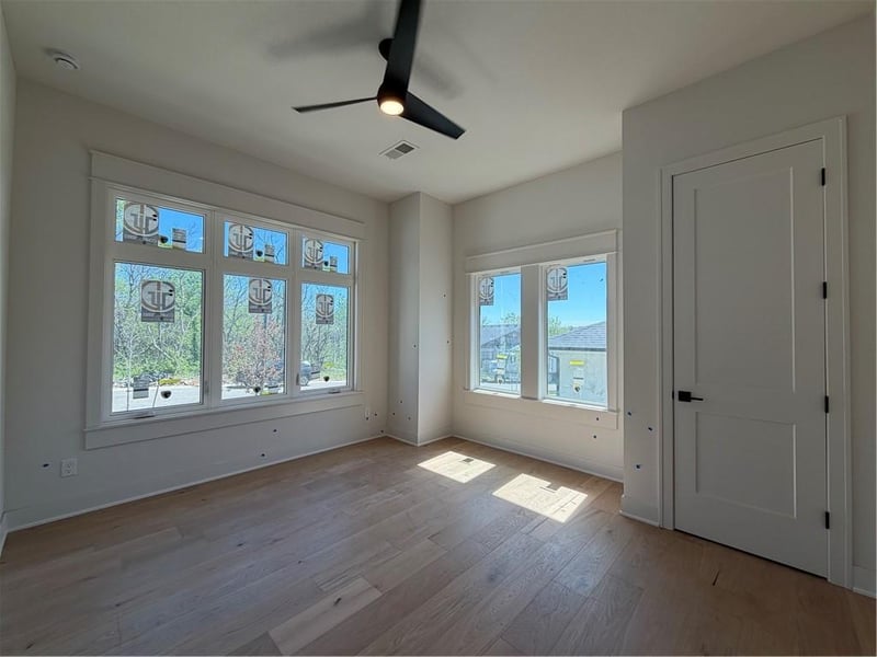 22415 89th Ter, Lenexa, KS 66227