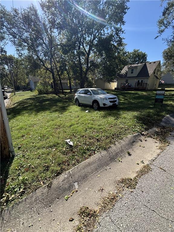 Locust St, Pleasant Hill, MO 64080