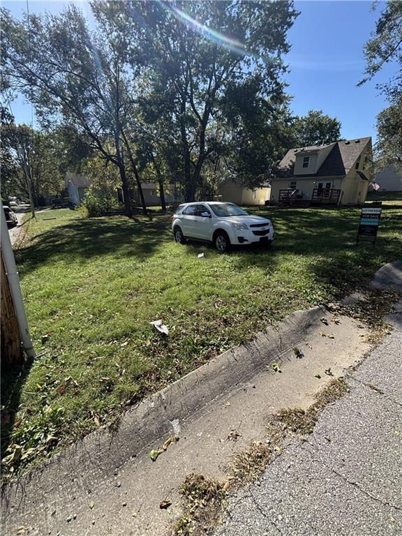 Locust St, Pleasant Hill, MO 64080