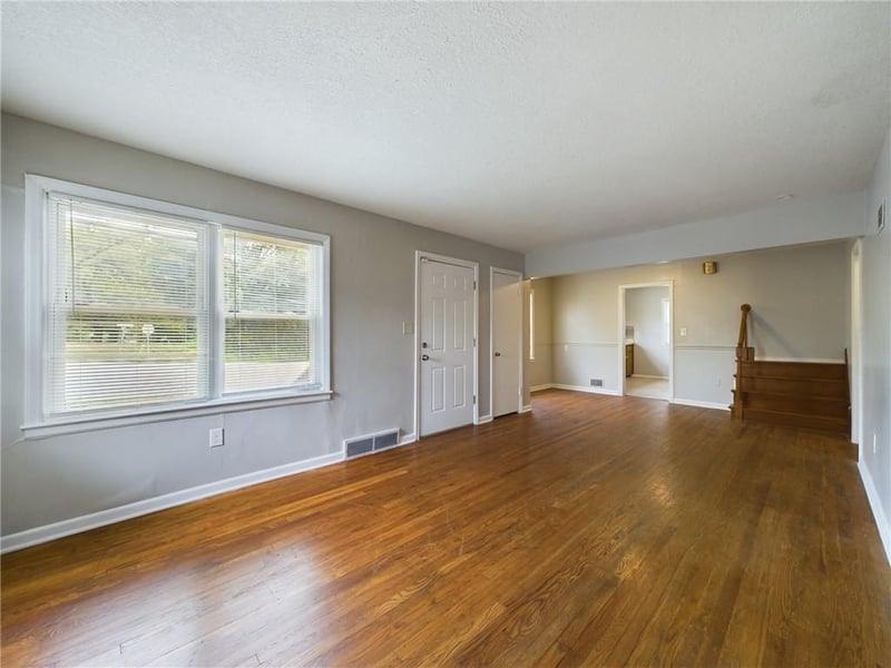 10626 23rd St, Independence, MO 64052