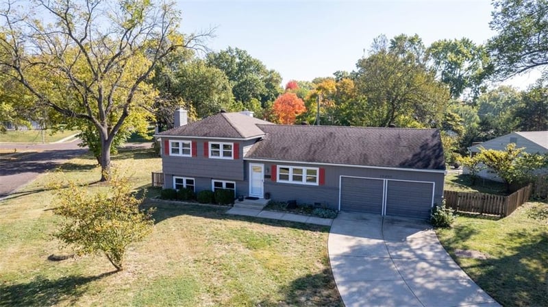 10201 Dearborn Dr, Overland Park, KS 66207