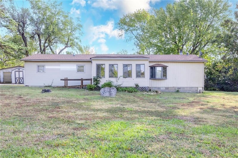 1421 215th St, Fort Scott, KS 66701