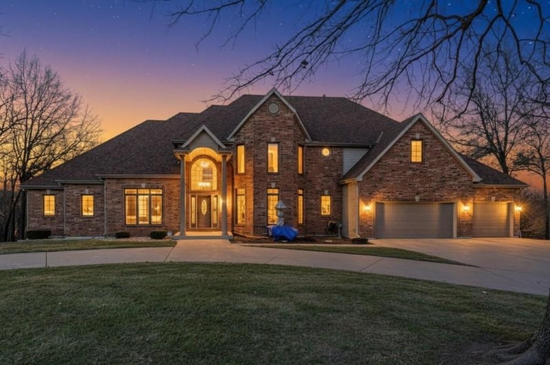 19610 Bundschu Rd, Independence, MO 64056