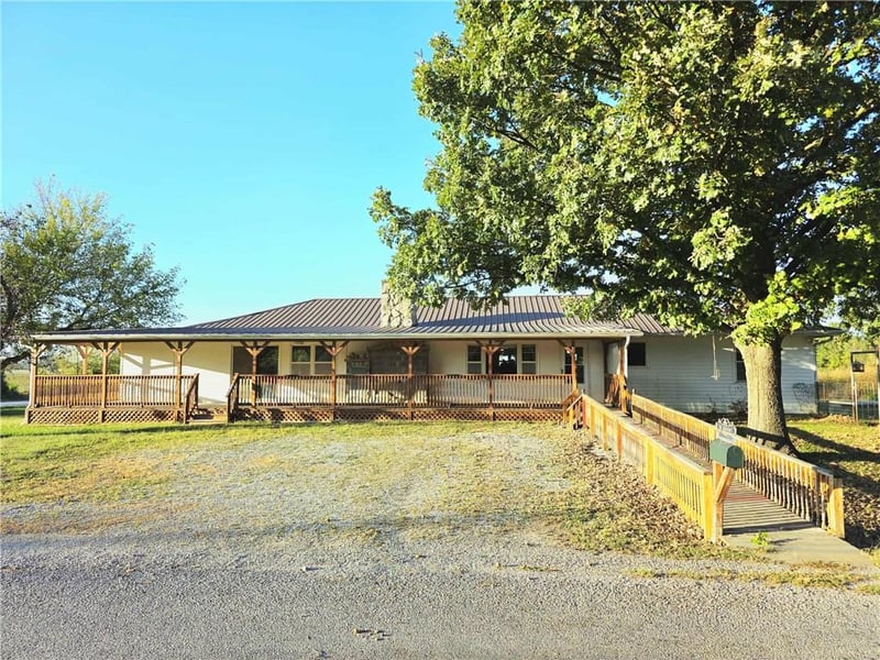 15518 850 Rd, Mound City, KS 66056