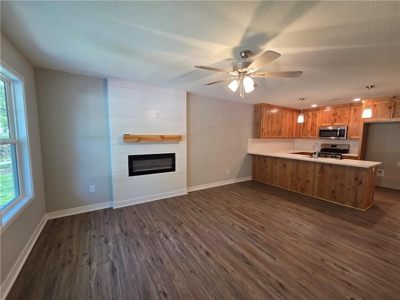 30 7th St, Adrian, MO 64720