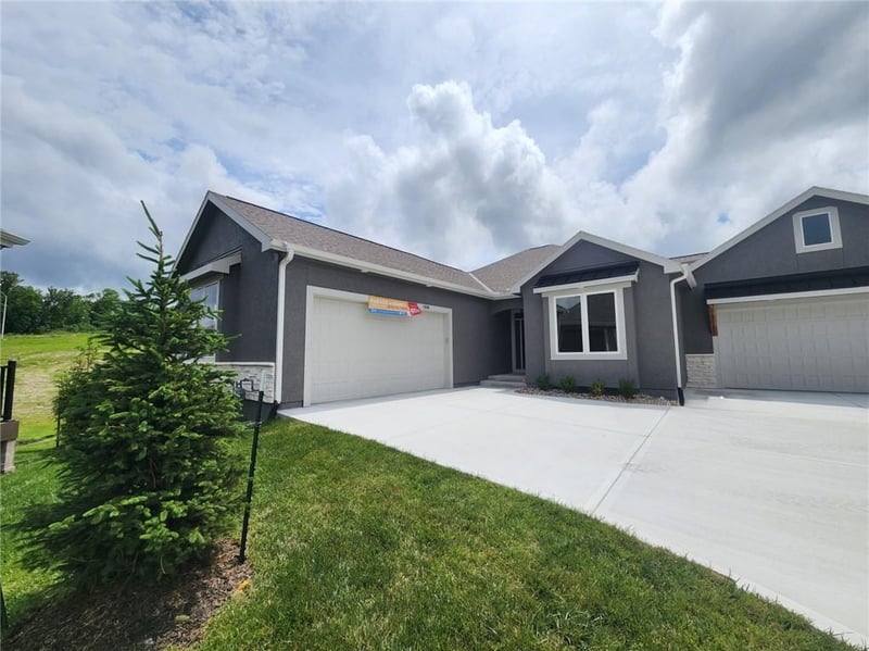 11546 S Olathe View Rd, Olathe, KS 66061