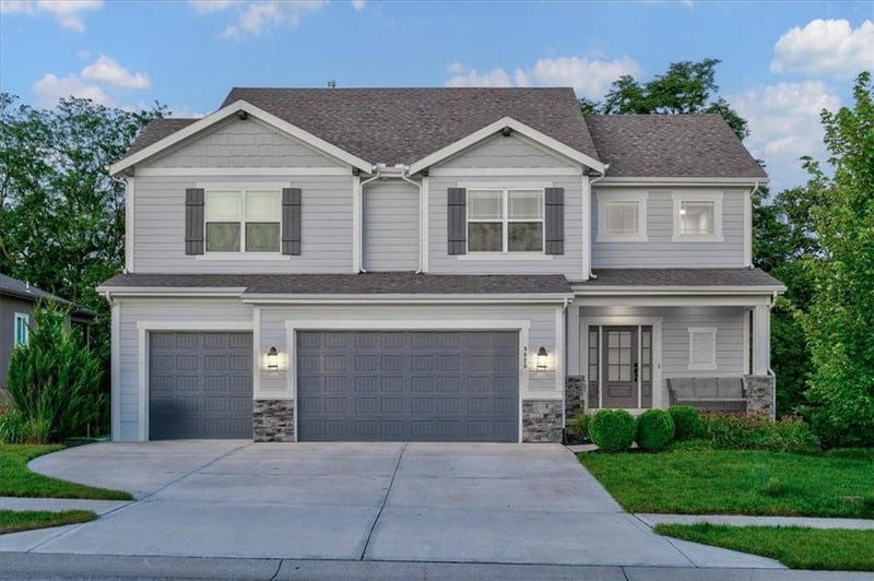 9020 SE 2nd St, Blue Springs, MO 64064