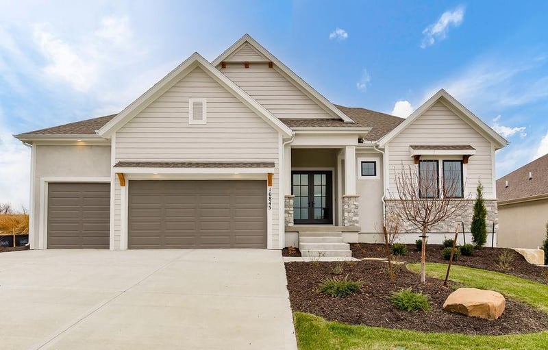 10845 Shady Bend Rd, Olathe, KS 66061