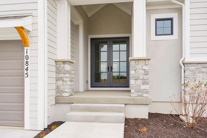 10845 Shady Bend Rd, Olathe, KS 66061