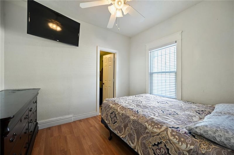 504 Wallace Ave, Kansas City, MO 64124