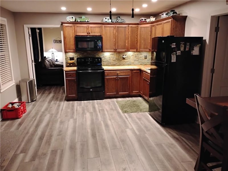 133 Linn Valley Dr, Linn Valley, KS 66040