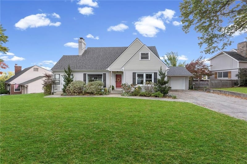 2309 W 51st Ter, Westwood, KS 66205