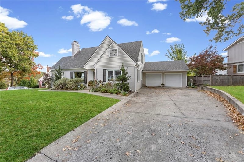 2309 W 51st Ter, Westwood, KS 66205
