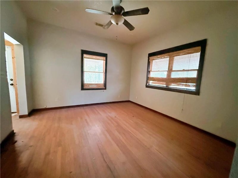 106 W Carlton St, Frontenac, KS 66763