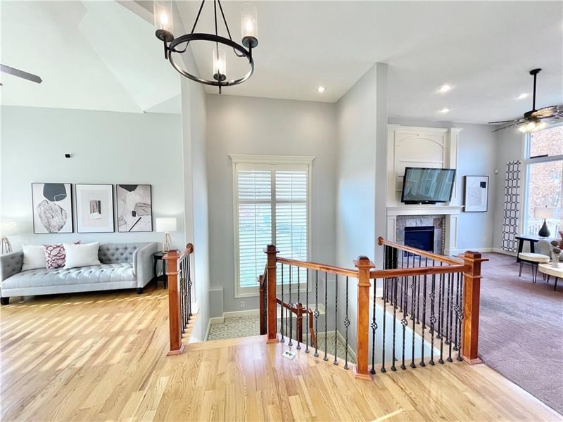 8636 Utica Ave, Kansas City, MO 64053