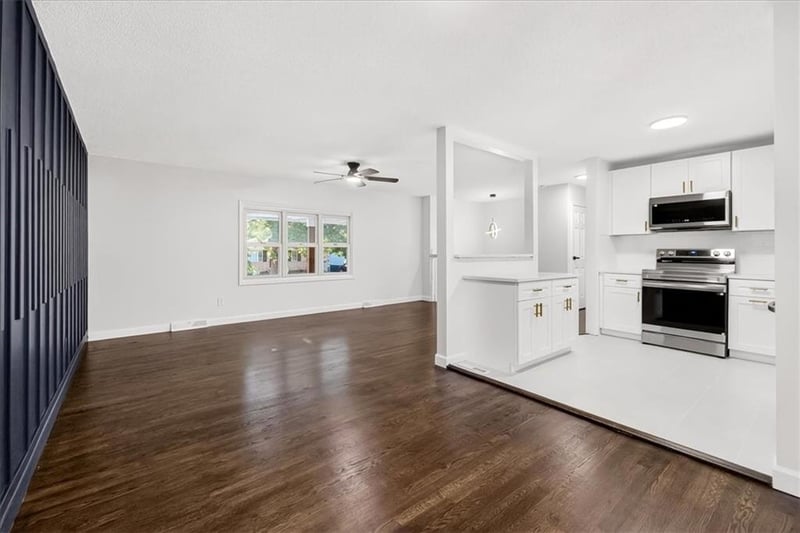 4914 Wallace Dr, Kansas City, MO 64119