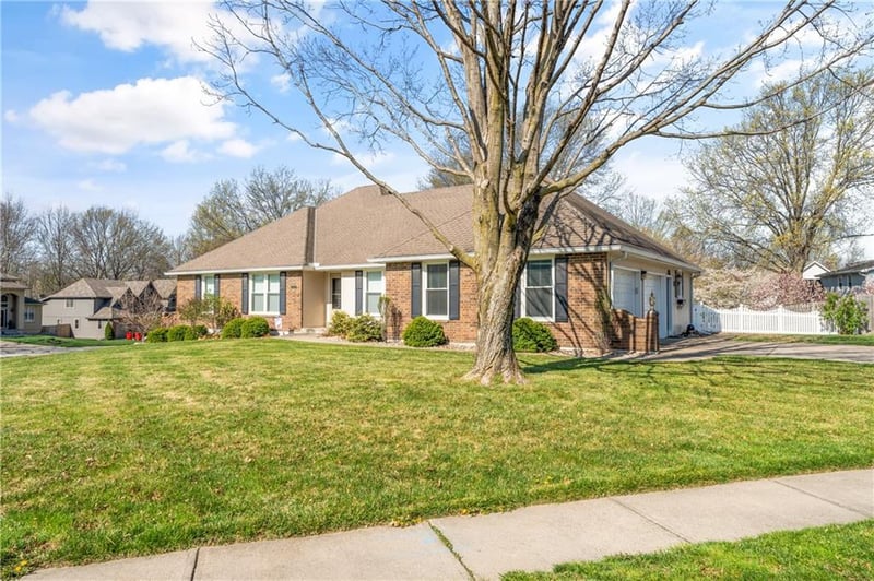 2257 Wall St, Blue Springs, MO 64015