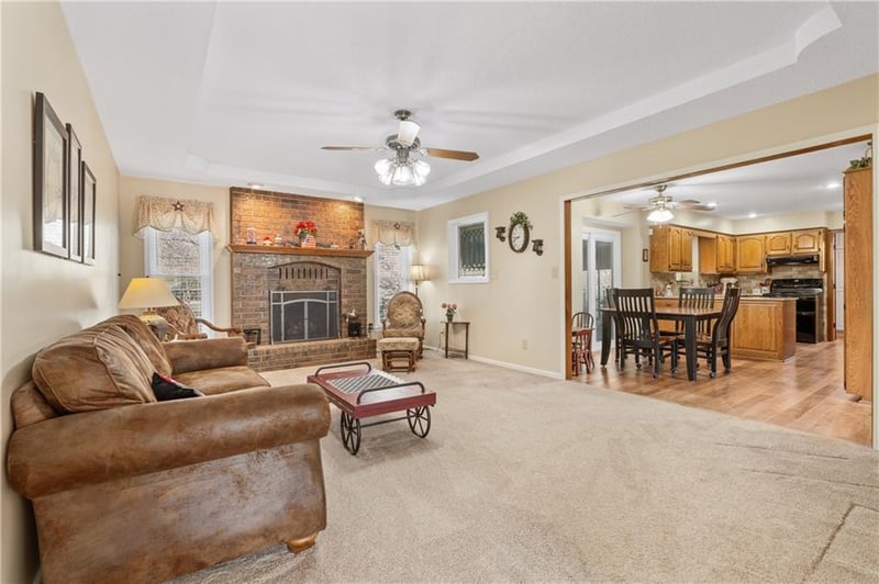 2257 Wall St, Blue Springs, MO 64015