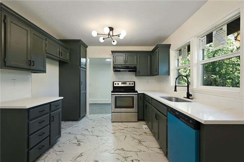 10013 Belmont Ave, Kansas City, MO 64134