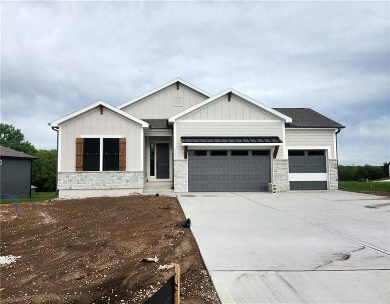 14535 Dawson St, Olathe, KS 66061