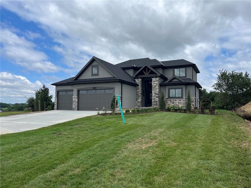 11808 181st St, Overland Park, KS 66013