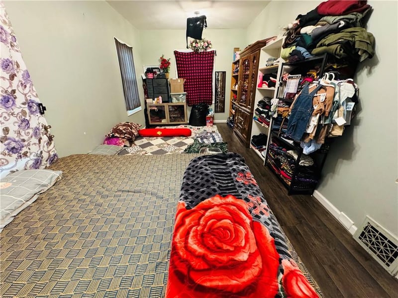 128 Brighton Ave, Kansas City, MO 64123