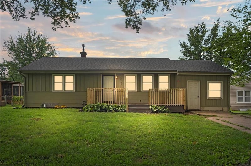 12905 E 33rd St S, Independence, MO 64055