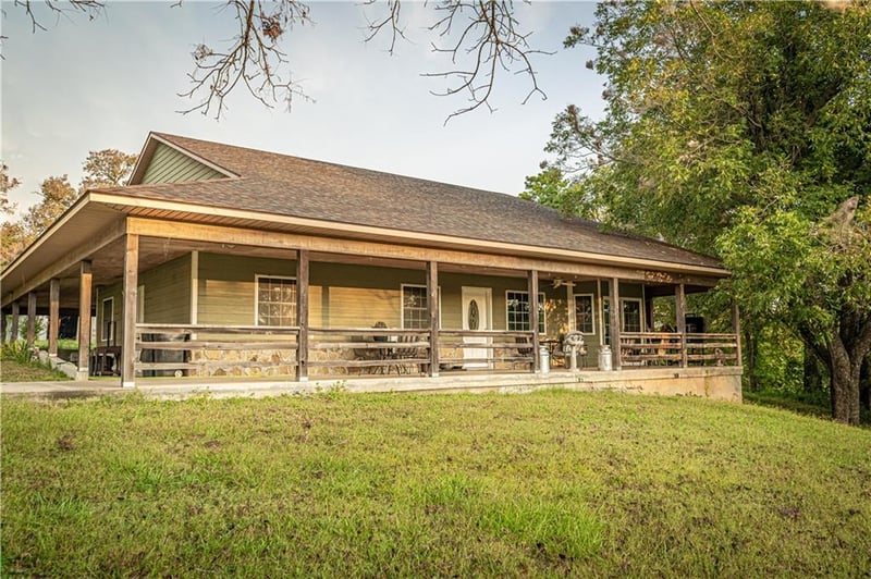 863 25 Rd, Longton, KS 67352