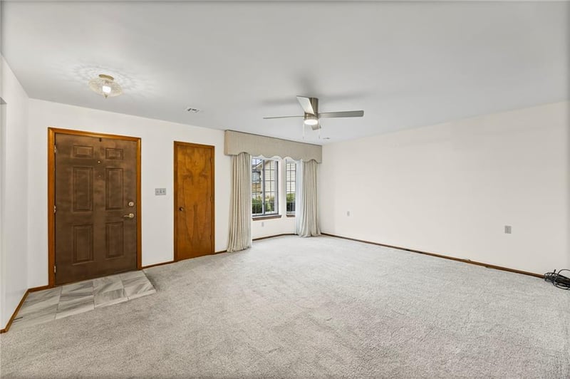 503 N Jenkins Blvd, Raymore, MO 64083