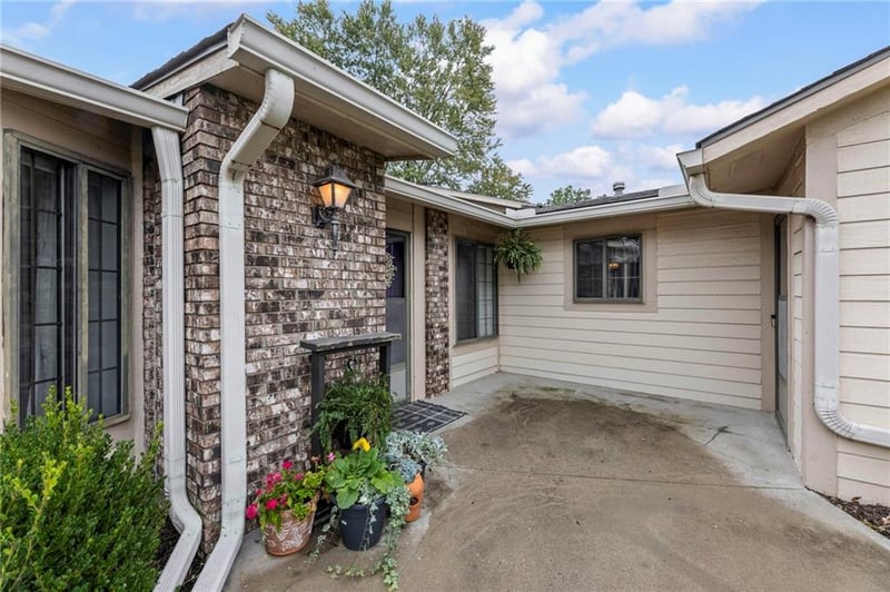 503 N Jenkins Blvd, Raymore, MO 64083