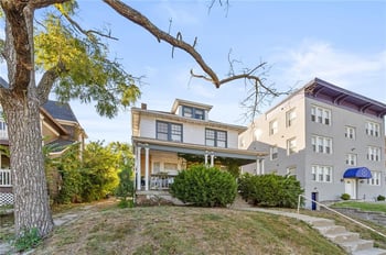 3826 Warwick Blvd, Kansas City, MO 64111