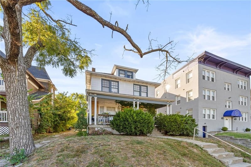 3826 Warwick Blvd, Kansas City, MO 64111