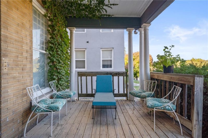 3826 Warwick Blvd, Kansas City, MO 64111