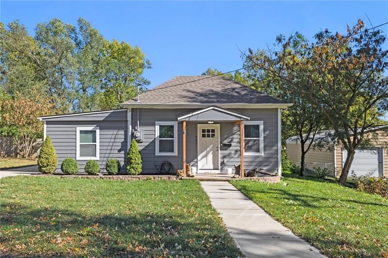 427 Allcutt Ave, Bonner Springs, KS 66012