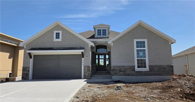 16979 Cheshire St, Olathe, KS 66062